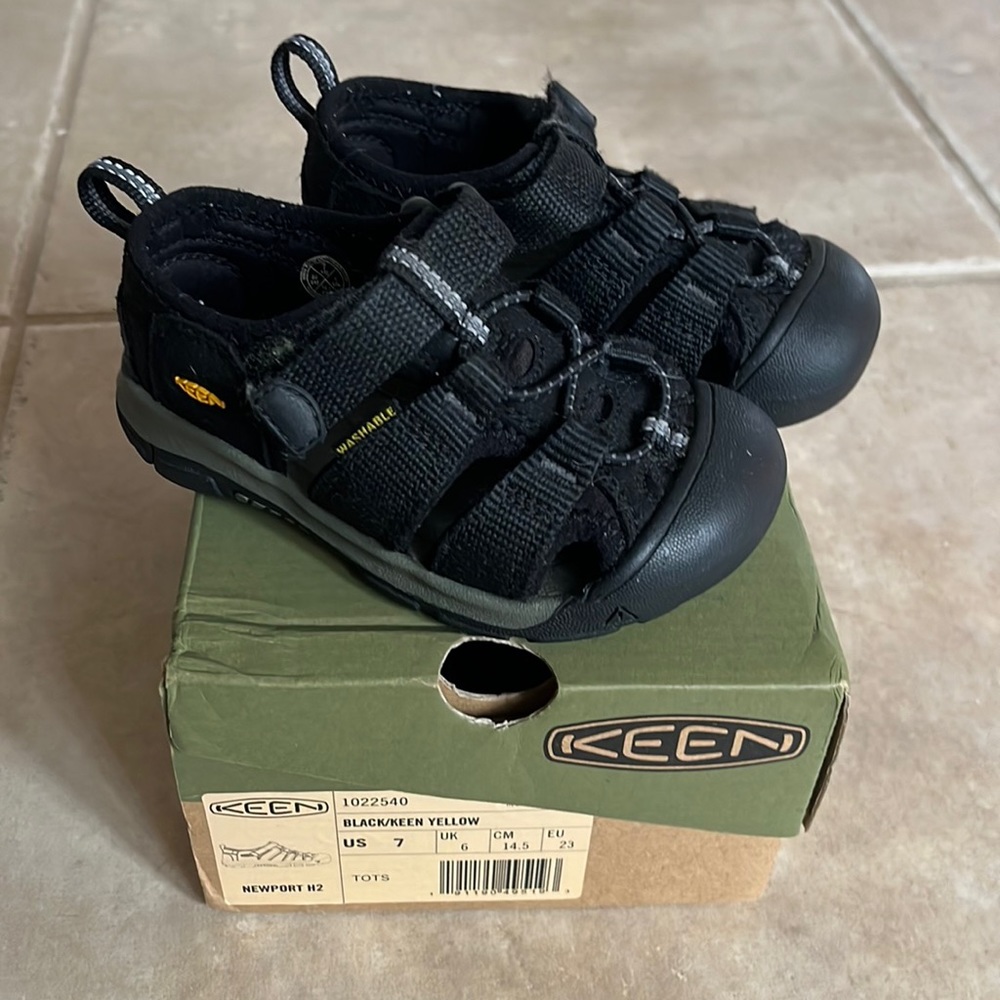 Keen toddler sandals size 7
